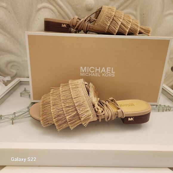 Michael Kors "Gallagher" Fringe Sandal Oyster flats. NIB. Size 5.5 - Picture 1 of 13